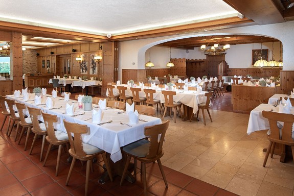 Festlicher Saal für Hochzeiten
